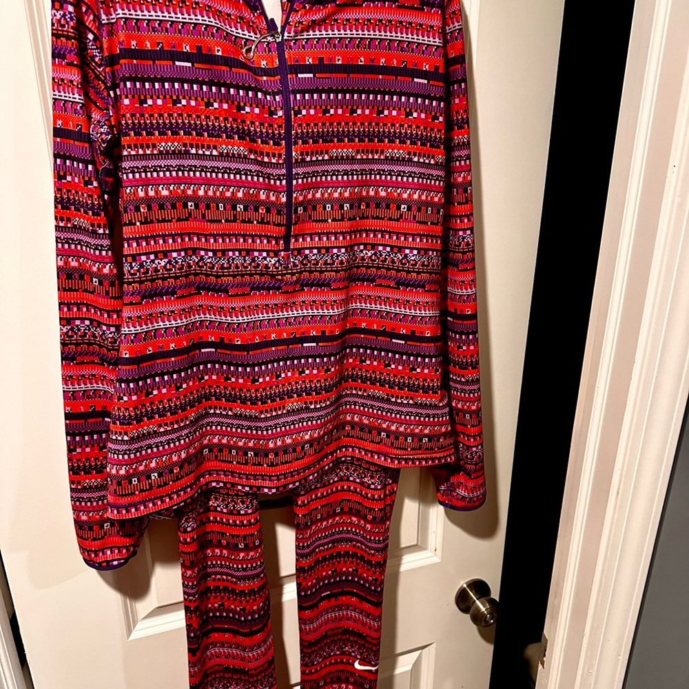 Nike leisure outfit never worn